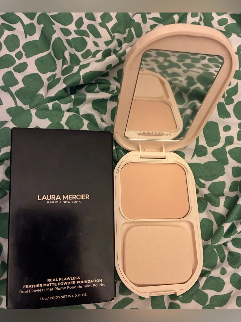 Laura Mercier Real Flawless Feather Matte Powder Foundation 1C Meringue 7.6g